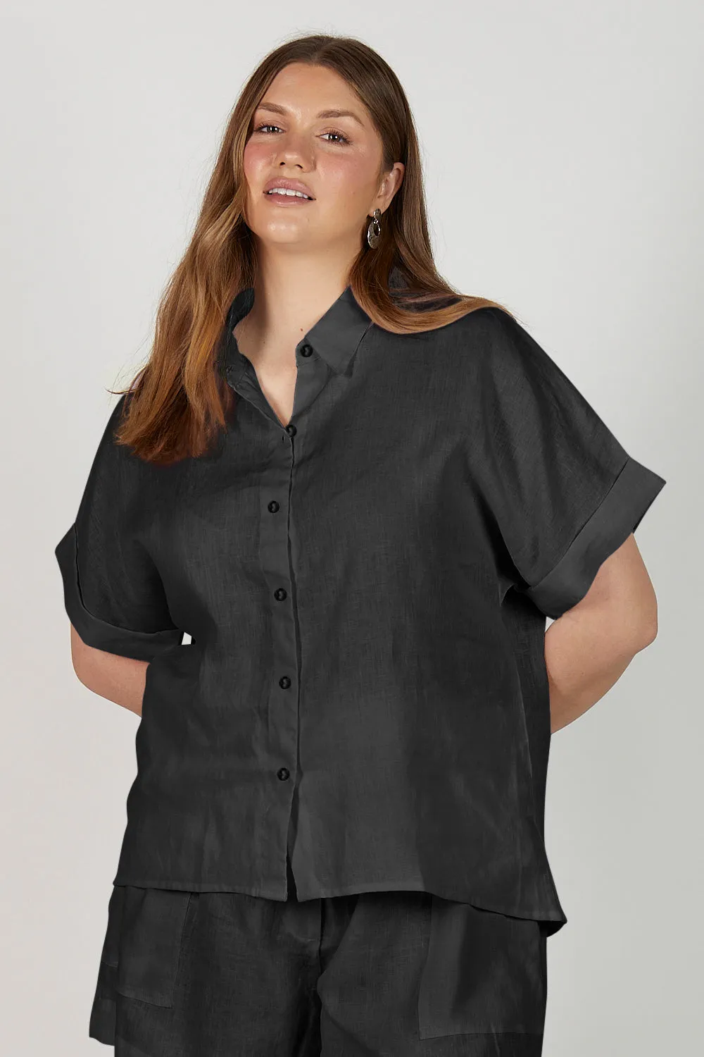 Carmen Linen Shirt in Black
