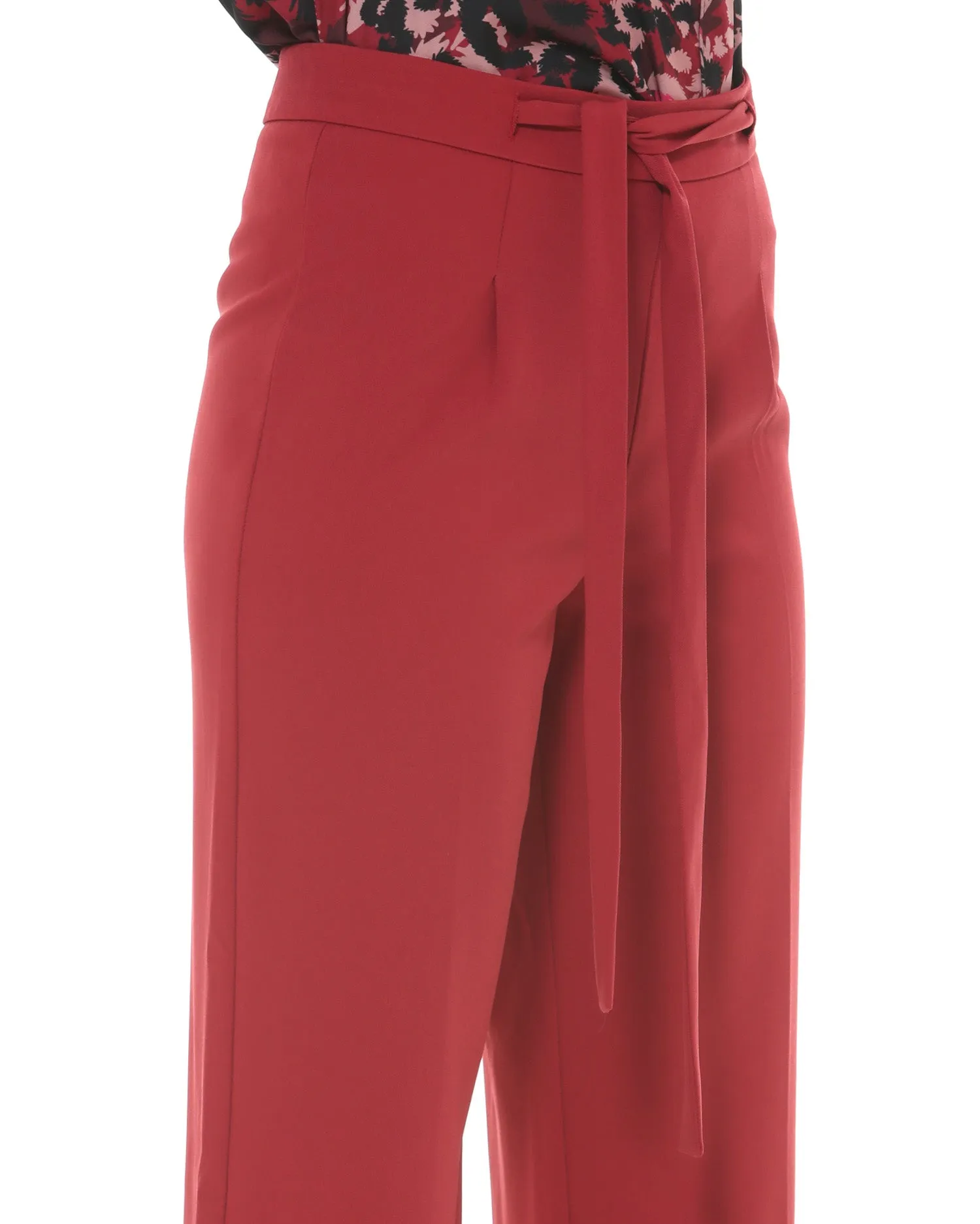 High-waisted trousers with waistbelt