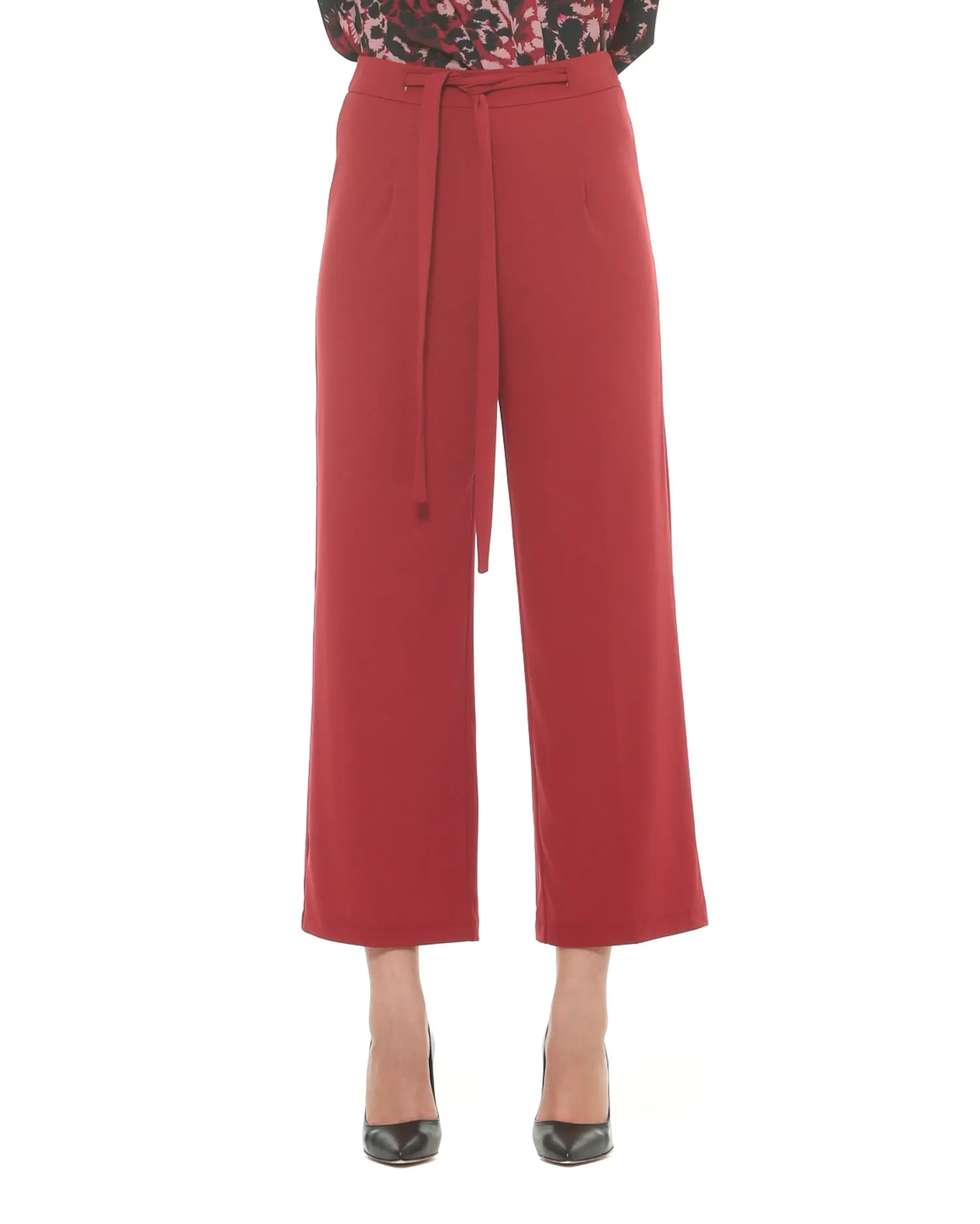 High-waisted trousers with waistbelt